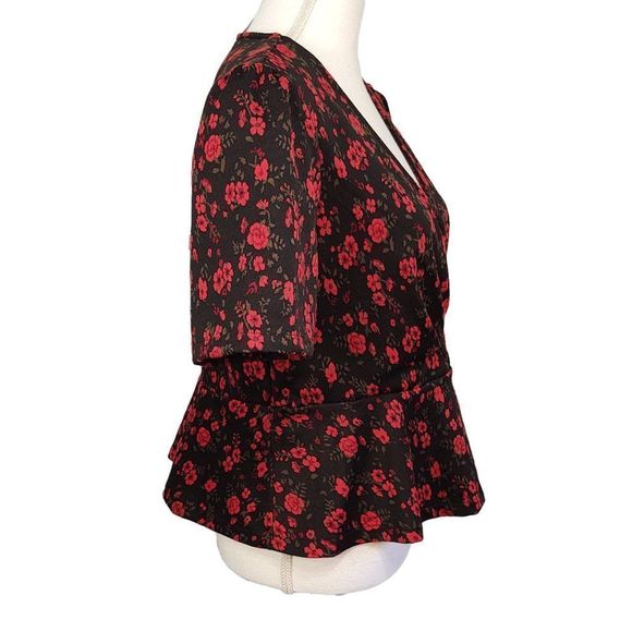 Anthropologie Heartland Floral Cropped Black Red Top L - Picture 3 of 6